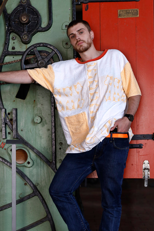 Camiseta unisex Upcycling Priest, talla XL