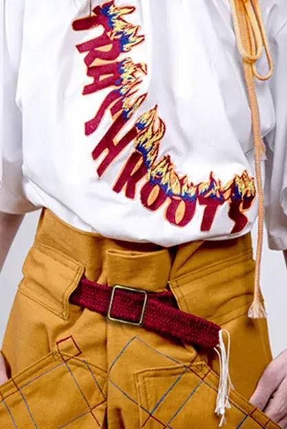 products-2020-01-18-Maria-03271-Bearbeitet_60375aaa-1820-4a9f-bcb1-3e4719c78c33 Trashroots T-Shirt - Imagen 1