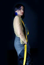 Yellow Hand-knitted Sweater - Imagen 3